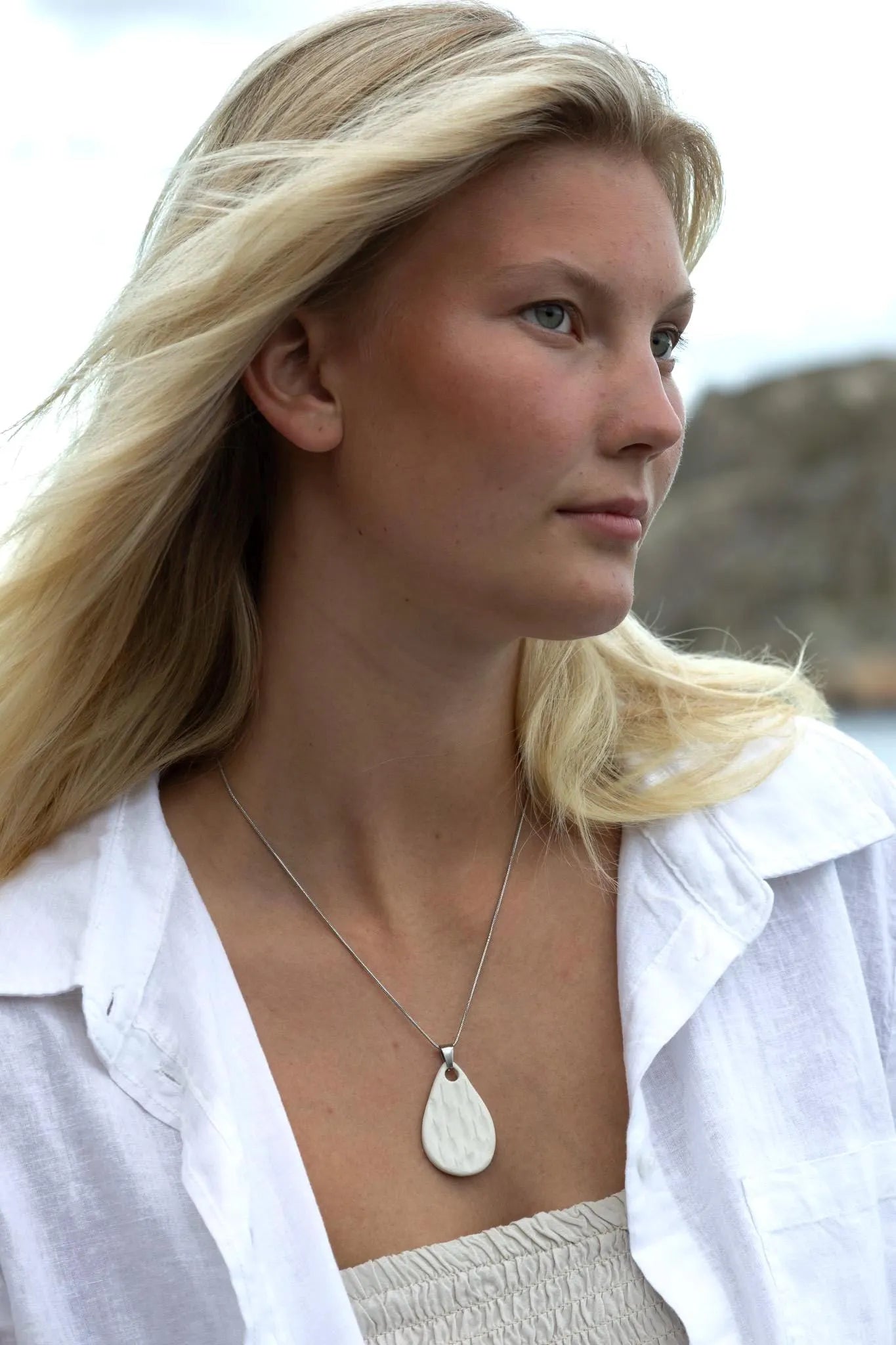 AXET Halsband med handgjort hänge i porslin